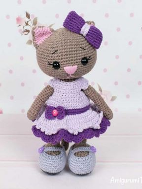 Amigurumi Kitty in a dress Free Pattern