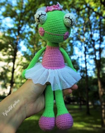 Amigurumi Ballerina frog Free Pattern